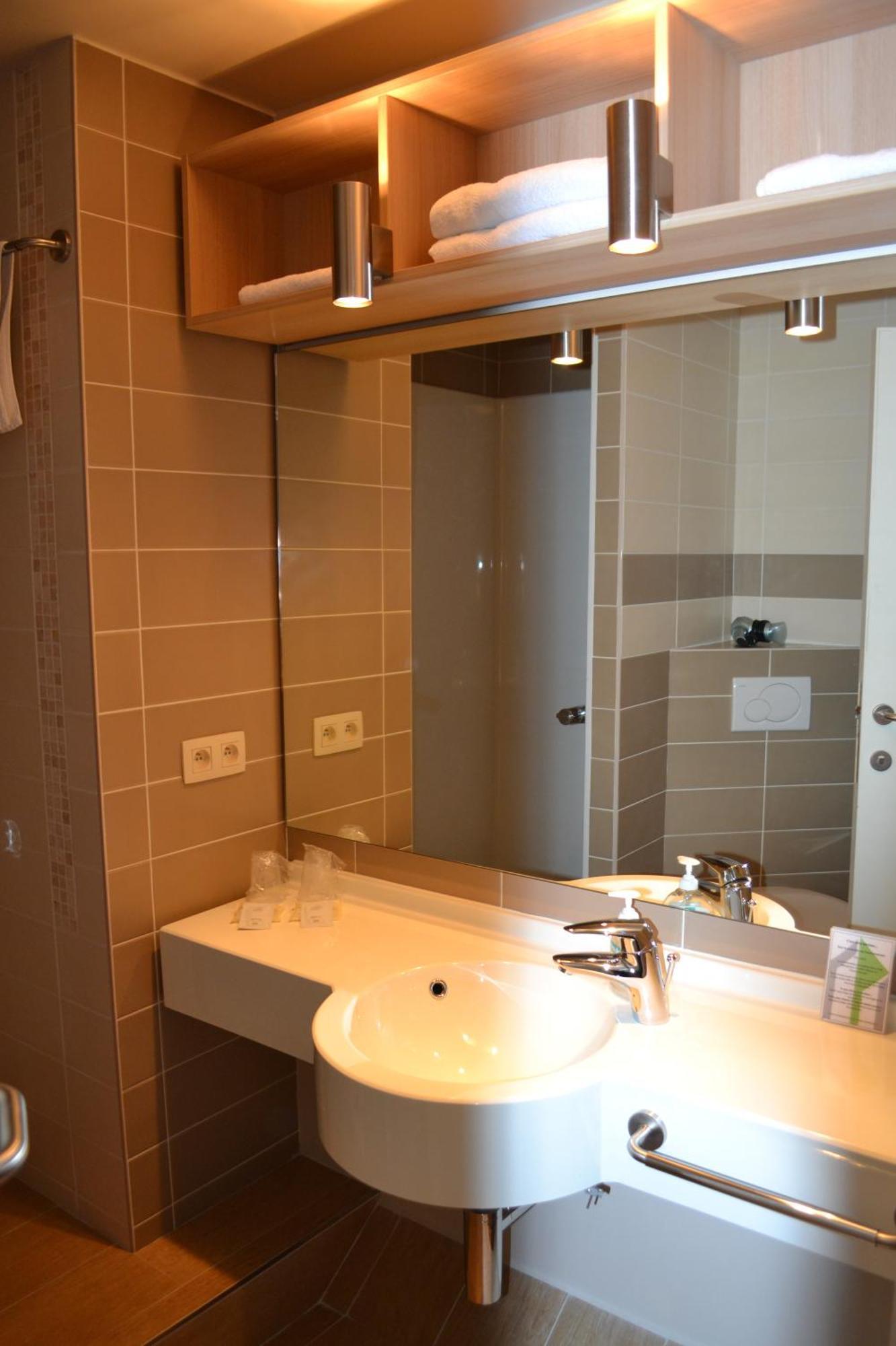 Golf & Hotel De Falnuee Mazy Dış mekan fotoğraf